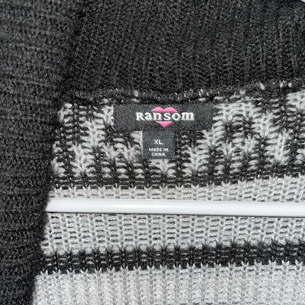 Retro Ransom Sweater - Picture 2 of 3